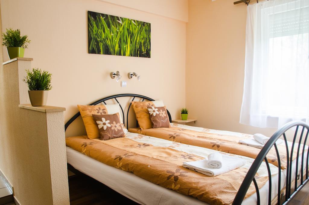 Green Corner Wellness Püspökladány Zimmer foto